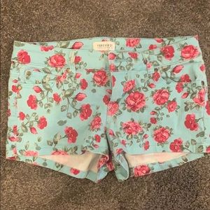 Printed jean shorts